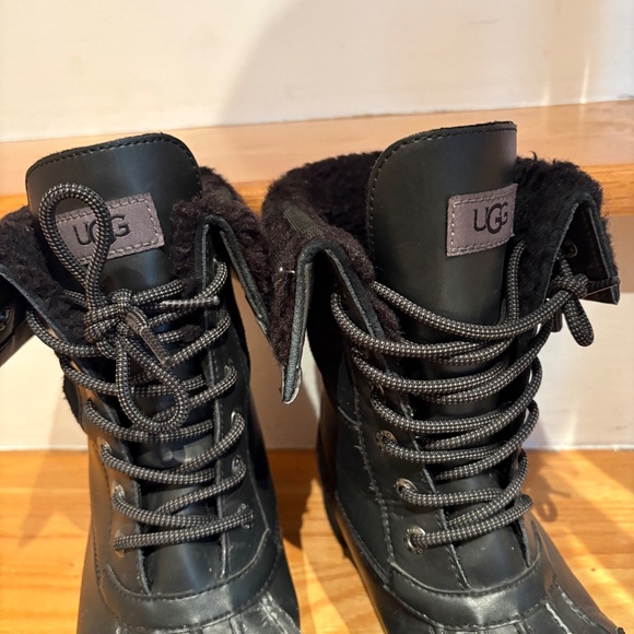UGG Boots - Picture 2 of 7